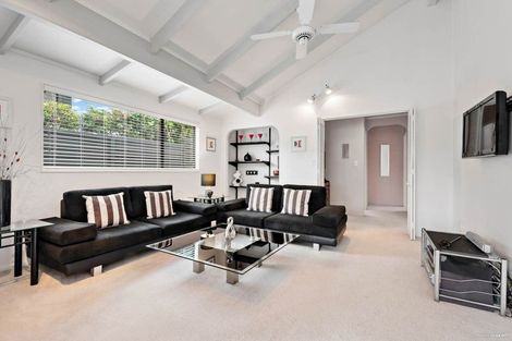 Photo of property in 2/17 Pax Avenue, Forrest Hill, Auckland, 0620