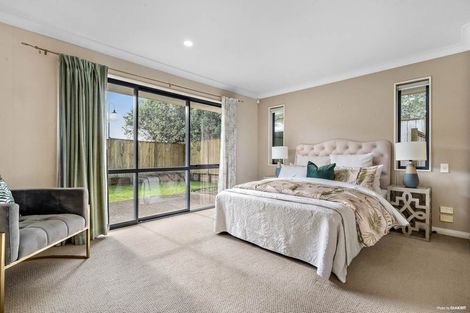 Photo of property in 16 Breon Place, Flat Bush, Auckland, 2016
