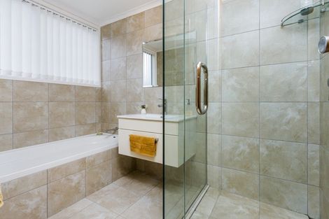 Photo of property in 5 Airey Place, Torbay, Auckland, 0630