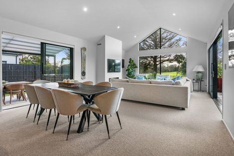 Photo of property in 15 Lynette Place, Pauanui, 3579