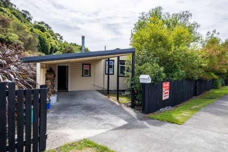 Photo of property in 27 Buller Street, Picton, 7220