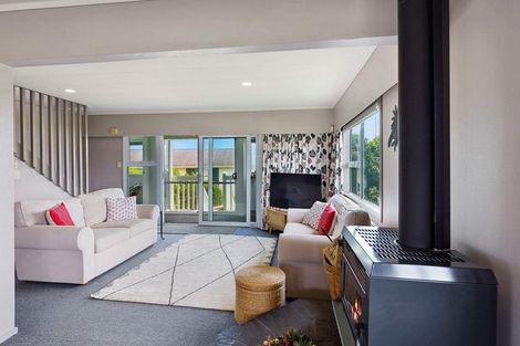 Photo of property in 1 Karaka Street, Otaki Beach, Otaki, 5512