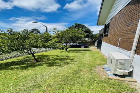 Photo of property in 1 John Webster Place, Glen Eden, Auckland, 0602