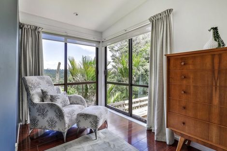 Photo of property in 37 York Road, Titirangi, Auckland, 0604