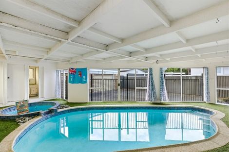 Photo of property in 12 Knox Road, Swanson, Auckland, 0612