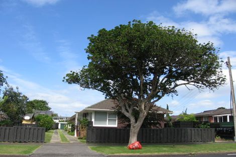 Photo of property in 2/17 Saltburn Road, Milford, Auckland, 0620
