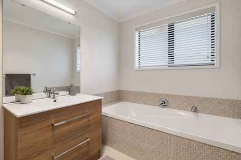 Photo of property in 15 Kapia Street, Pukekohe, 2120