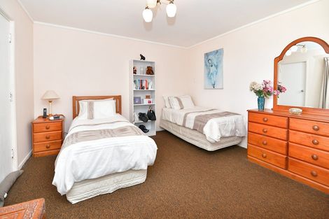 Photo of property in 20a Tindalls Bay Road, Tindalls Beach, Whangaparaoa, 0930