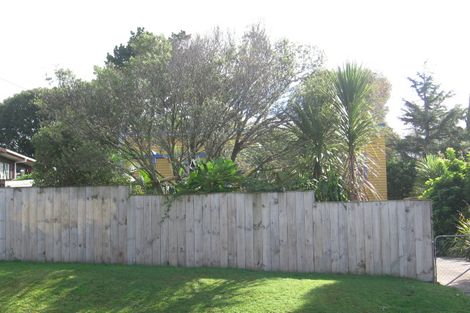 Photo of property in 2 Tahi Terrace, Glen Eden, Auckland, 0602