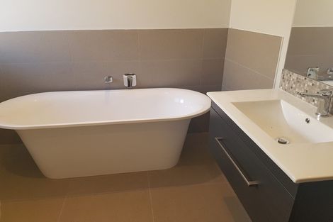 Photo of property in 3 Pae Moana Place, Stanmore Bay, Whangaparaoa, 0932