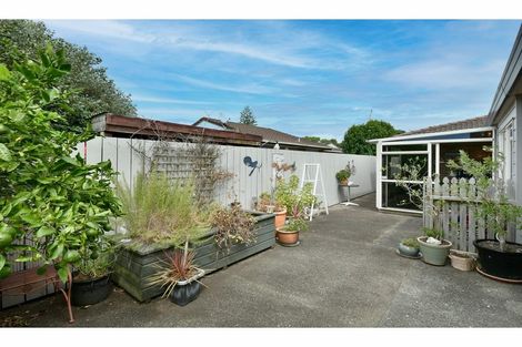 Photo of property in 2/11 Milton Road, Orewa, 0931