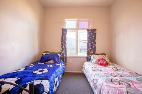 Photo of property in 32 Tennyson Street, Dannevirke, 4930