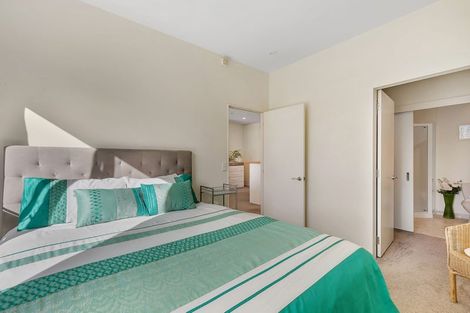 Photo of property in Stadium Garden Flats, 402/107 Thorndon Quay, Pipitea, Wellington, 6011