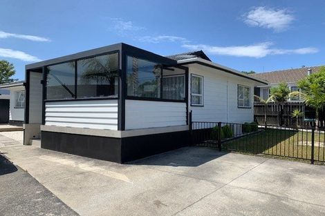 Photo of property in 8 Caribbean Drive, Unsworth Heights, Auckland, 0632