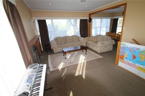 Photo of property in 50 Marlborough Avenue, Glenfield, Auckland, 0629