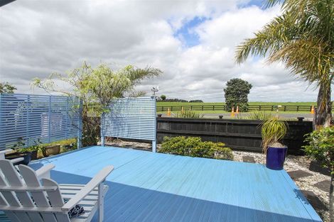 Photo of property in 92 Wharf Road, Clarks Beach, Pukekohe, 2679