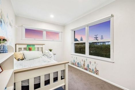 Photo of property in 31 Kowhai Road, Mairangi Bay, Auckland, 0630