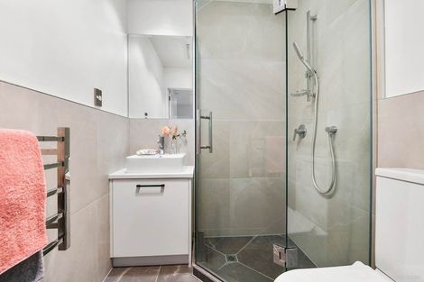 Photo of property in 87 Bordeaux Parade, Te Atatu South, Auckland, 0610