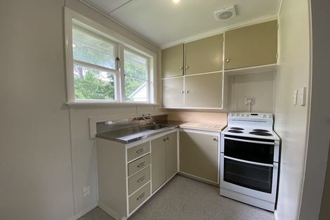 Photo of property in 90-92 Strand Crescent, Naenae, Lower Hutt, 5011