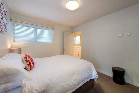 Photo of property in 8 Taumata Road, Castor Bay, Auckland, 0620