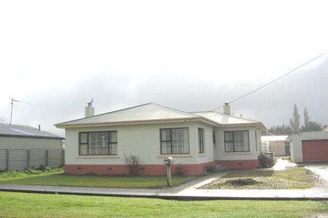 Photo of property in 5 Turner Street, Edendale, 9825