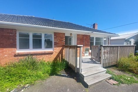 Photo of property in 1/9 Kirrie Avenue, Te Atatu South, Auckland, 0610