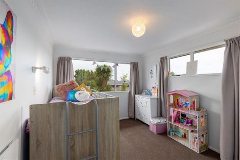 Photo of property in 15 Tralee Place, Bishopdale, Christchurch, 8053