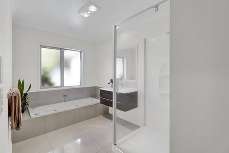 Photo of property in 18 Rawiri Drive, Bell Block, New Plymouth, 4312