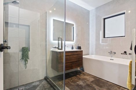 Photo of property in 16 Catherine Mclean Road, Pukekohe, 2120