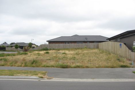 Photo of property in 62 Titirangi Crescent, Parklands, Christchurch, 8083