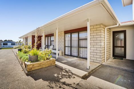 Photo of property in 37 Kowhai Street, Inglewood, 4330