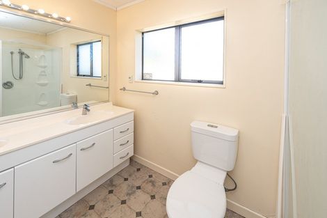 Photo of property in 18 Holdsworth Drive, Otamatea, Whanganui, 4500