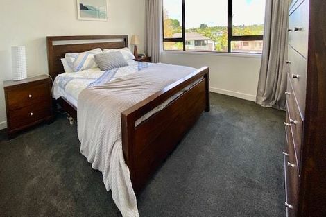Photo of property in 8 West Harbour Drive, West Harbour, Auckland, 0618