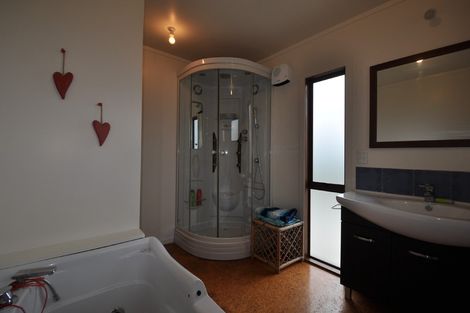 Photo of property in 73 Settlement Road, Kaiwaka, 0573