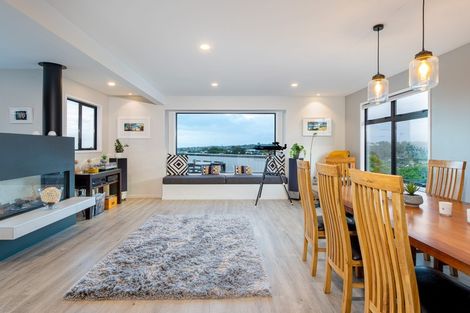 Photo of property in 36 Knights Road, Rothesay Bay, Auckland, 0630