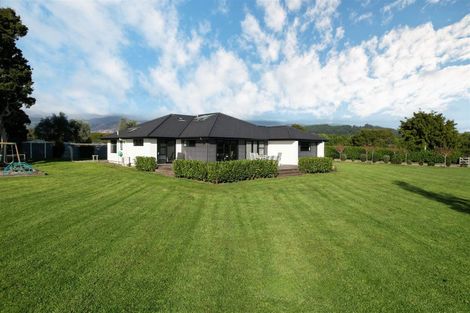 Photo of property in 73 Muhunoa East Road, Ohau, Levin, 5570