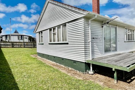 Photo of property in 97 Hillsborough Road, Hillsborough, Auckland, 1042