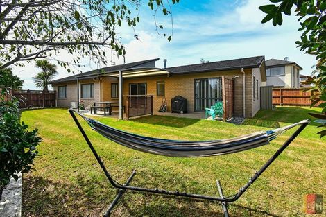 Photo of property in 13 Girvan Terrace, Wattle Downs, Auckland, 2103