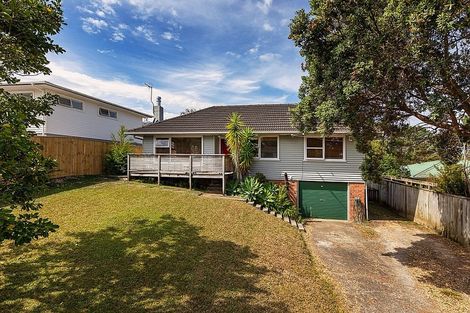 Photo of property in 32 Taupo Street, Green Bay, Auckland, 0604