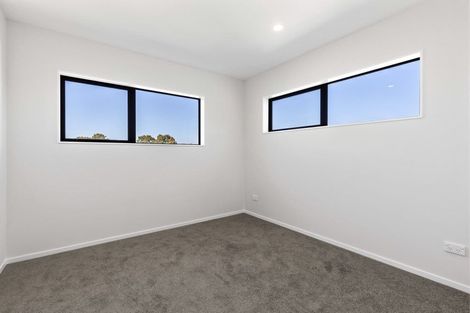 Photo of property in 32a Tupaki Place, Pakuranga Heights, Auckland, 2010
