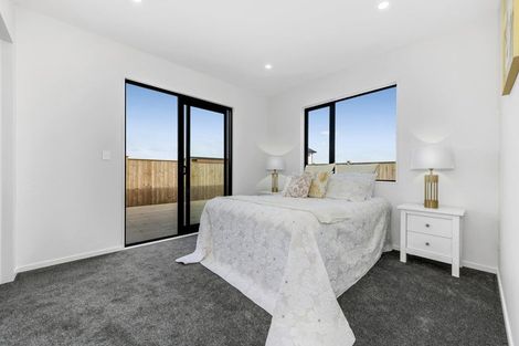 Photo of property in 35 Kaitiaki Drive, Clarks Beach, 2122