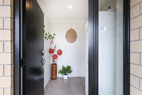 Photo of property in 12 Gibraltar Way, Fitzherbert, Palmerston North, 4410