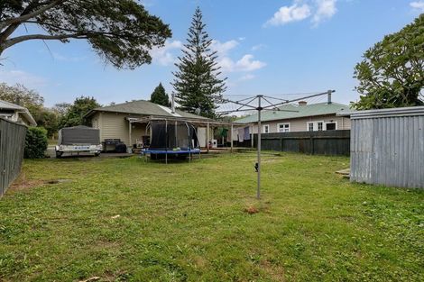 Photo of property in 6 Napier Road, Terrace End, Palmerston North, 4410