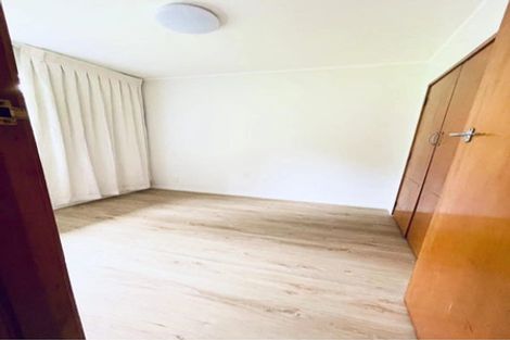 Photo of property in 2/80 Peach Road, Glenfield, Auckland, 0629