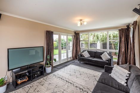 Photo of property in 220 Grimseys Road, Redwood, Christchurch, 8051