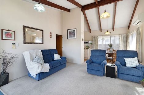 Photo of property in 3/86 Roberts Road, Te Atatu South, Auckland, 0610