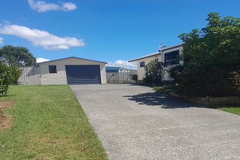 Photo of property in 25 Bermuda Place, One Tree Point, 0118