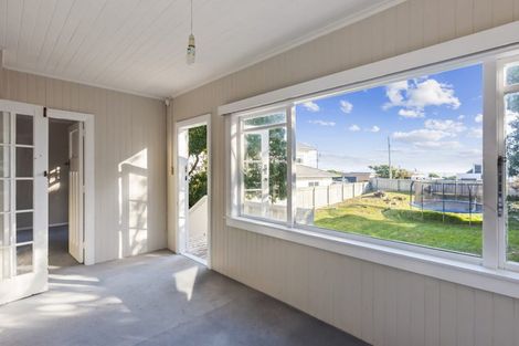 Photo of property in 89 Seaview Road, Paraparaumu Beach, Paraparaumu, 5032