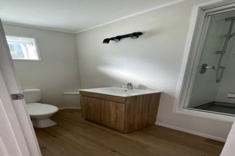 Photo of property in 1/53 Seaview Road, Castor Bay, Auckland, 0620