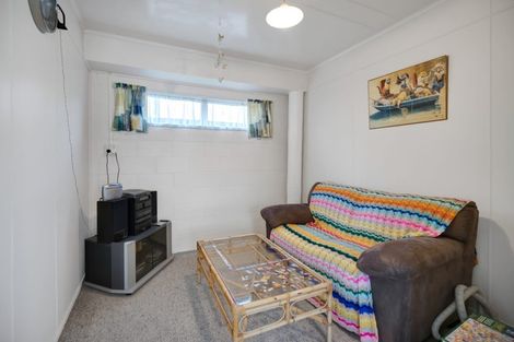 Photo of property in 18 Shaldon Crescent, Blagdon, New Plymouth, 4310